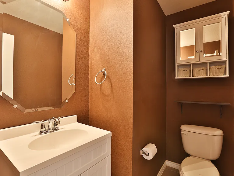 11921 Kingsville Dr — Photo 13