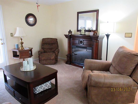 2nd image of 388 Marian Ln APT 6