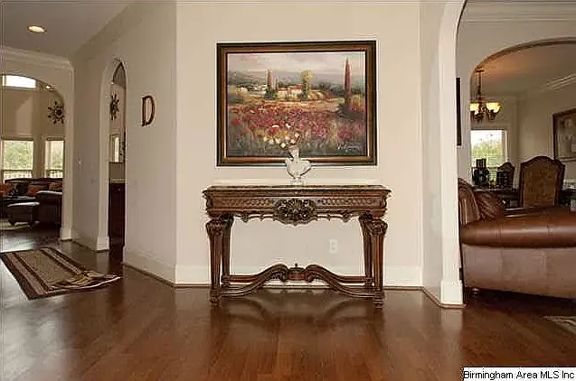 4 bed, 2.5 bath, 2750 sqft, $3,200 — Photo 4