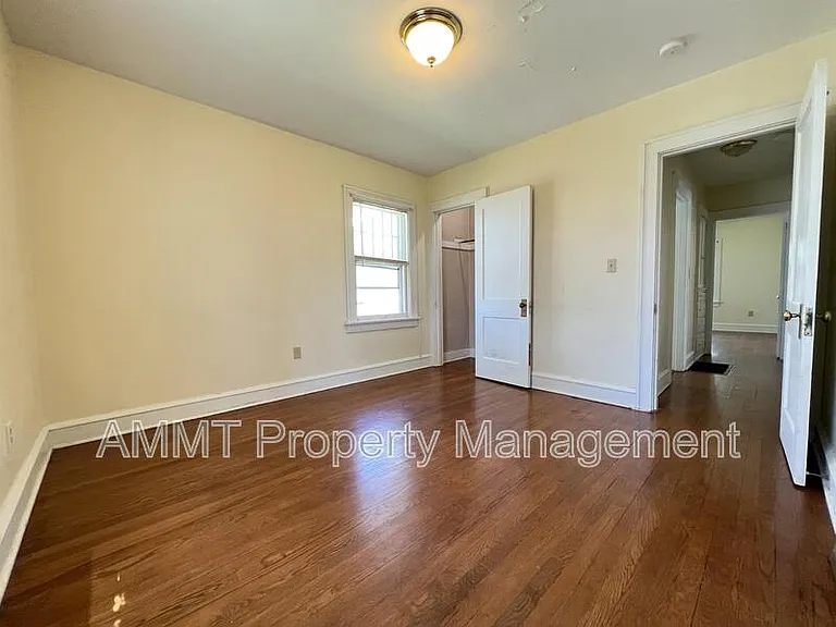 421 19th St NE — Photo 32