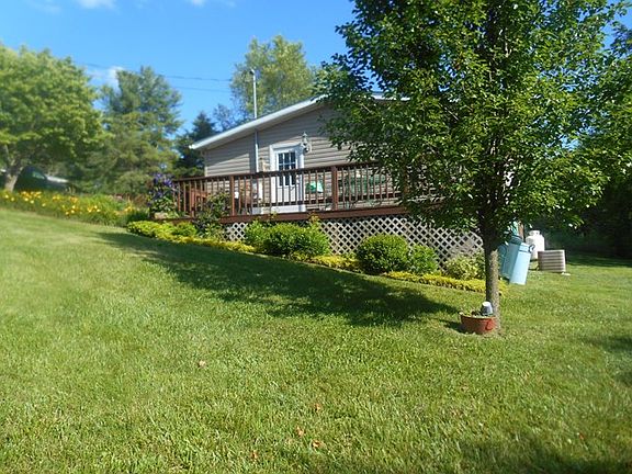 5th image of 223 Fairview St