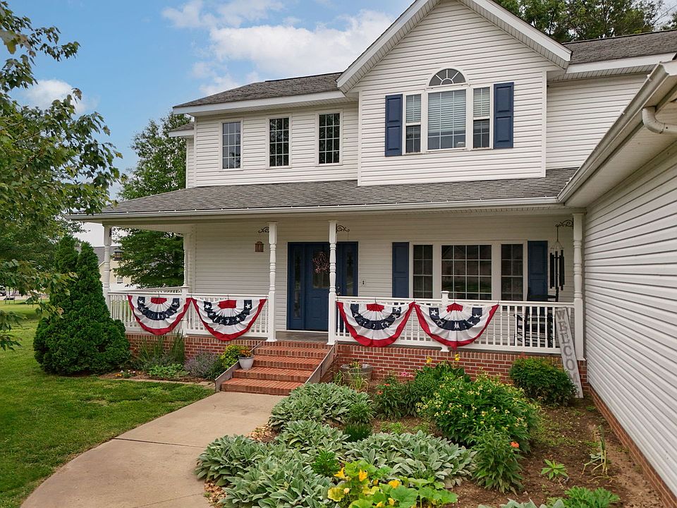 1st image of 1601 Foxfire Ln