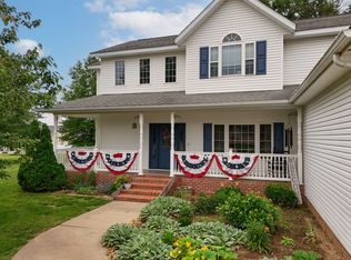 1601 Foxfire Ln, Herrin, IL 62948
