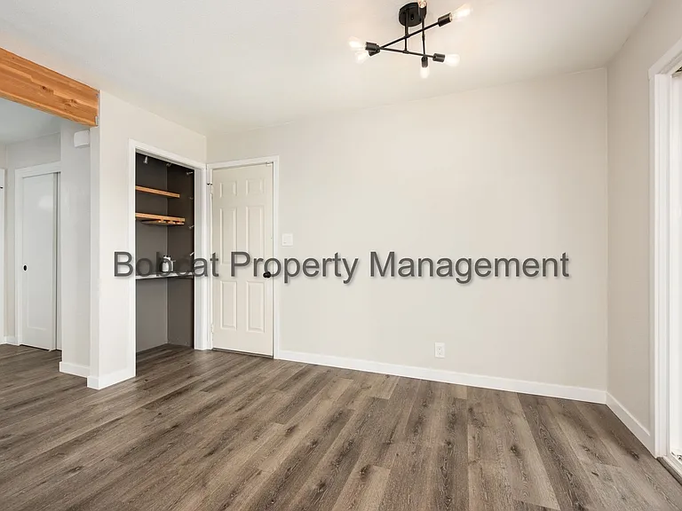 1121 Spruce St — Photo 20
