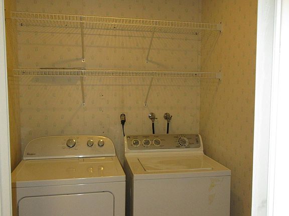 3rd image of 2356 La Terrace Cir