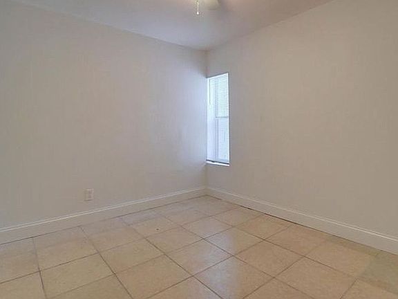 4th image of 1612 E Kirby St #Ab