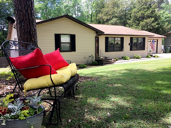 5th image of 239 Joseph Dr