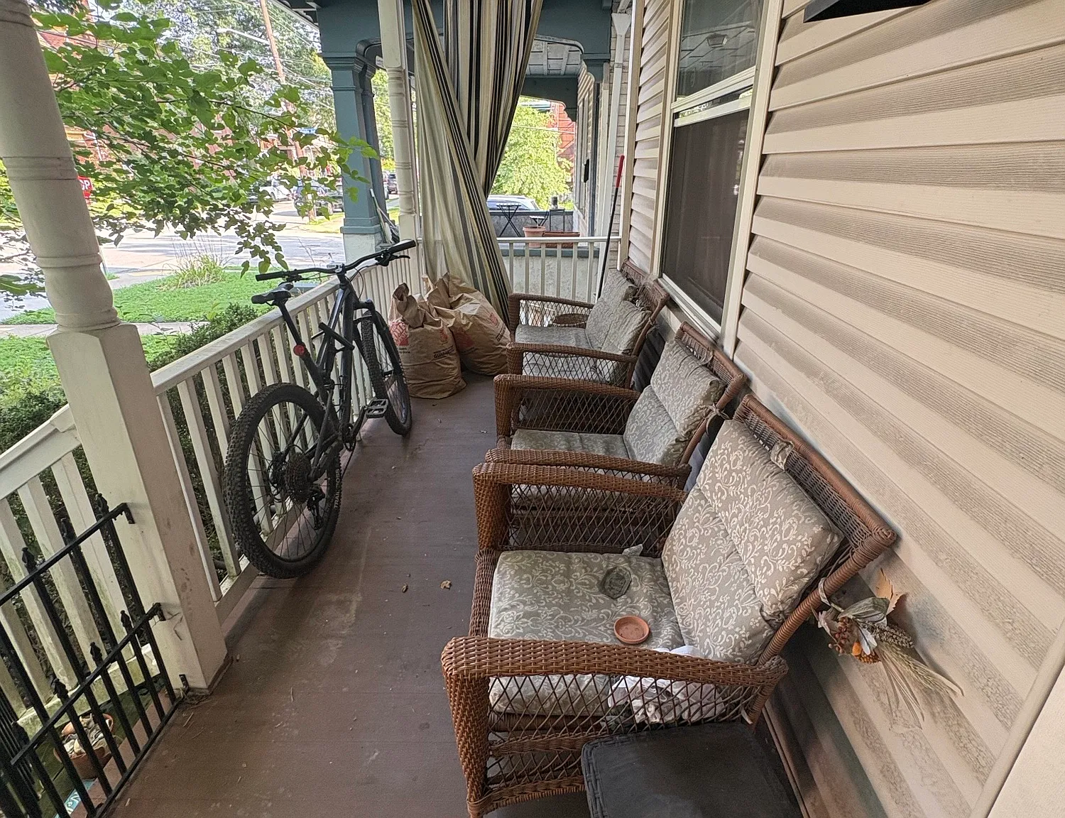 744 E End Avenue — Photo 4