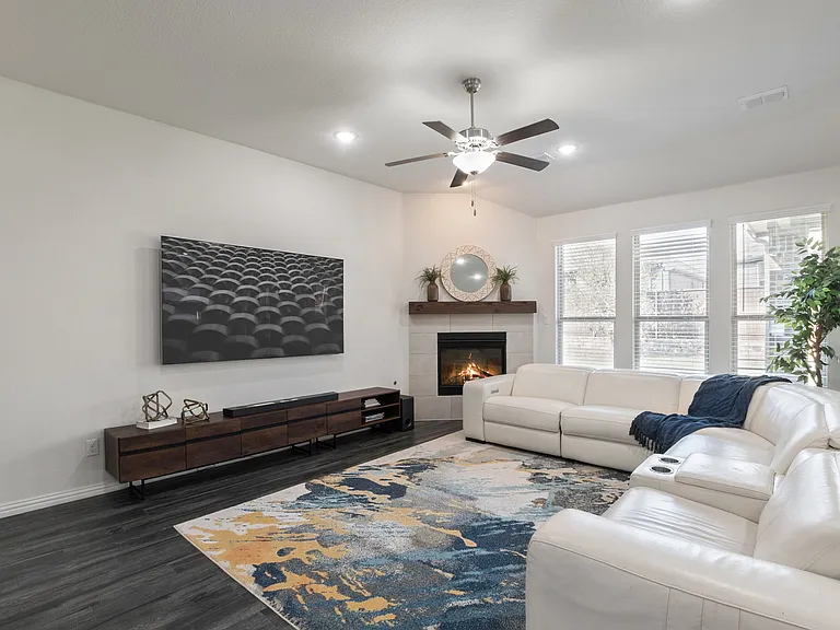 1413 Lake Grove Dr — Photo 22