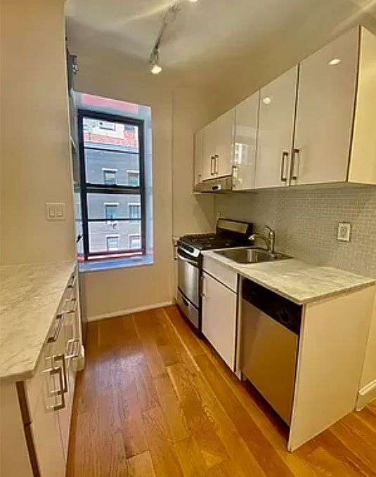 1st image of 331 Lexington Ave APT 4W