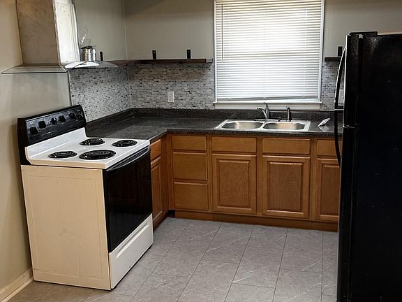 4th image of 1605 Thirlstane Ct #A