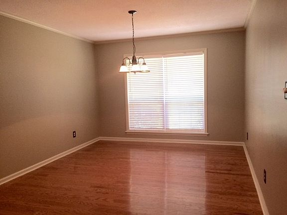 4th image of 3807 Sedgefield Dr