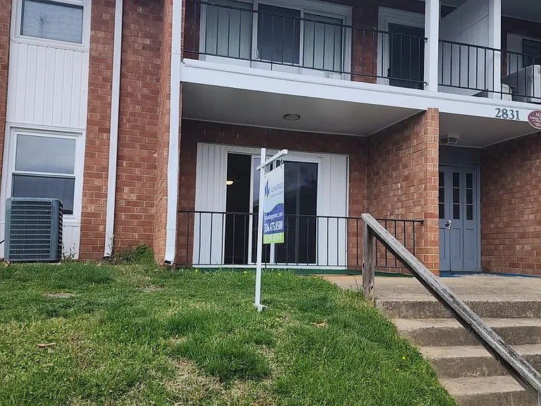 2831 N Ohenry Blvd #C — Photo 2