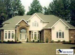 Snell Dr, Mentor, OH 44060