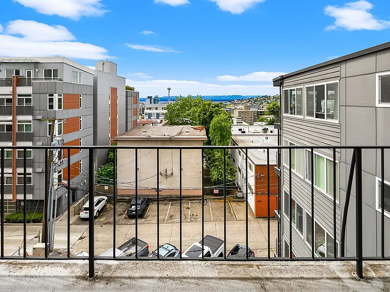 Cordova Apartments — Photo 31