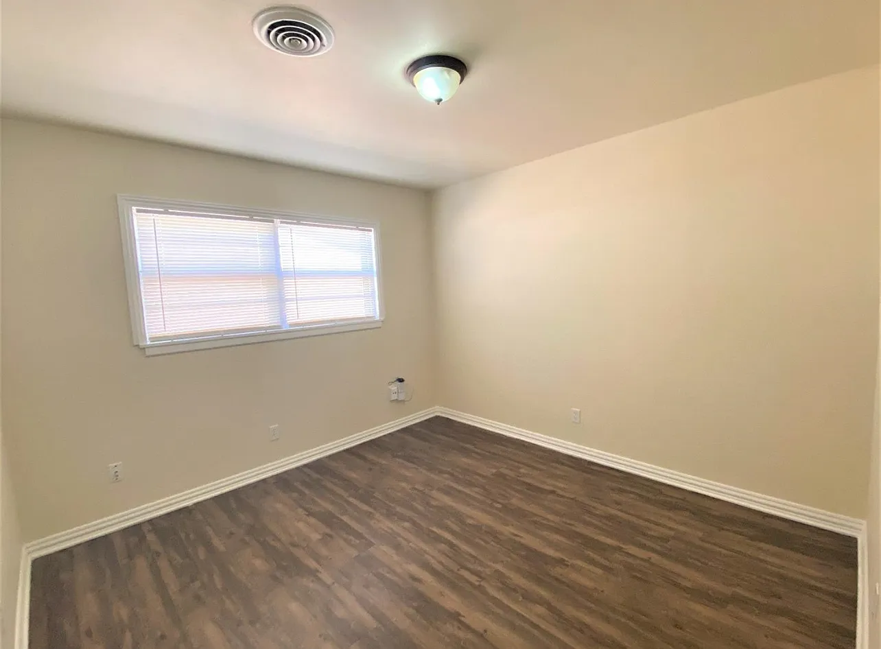 4908 43rd Street - PM3 - 1 — Photo 2