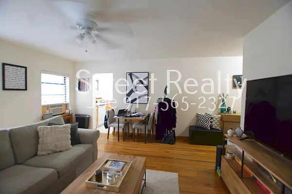 Rented by Street Realty Brokerage LLC | media 4