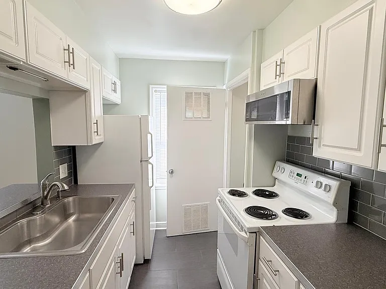 4608 Wakeley St — Photo 12