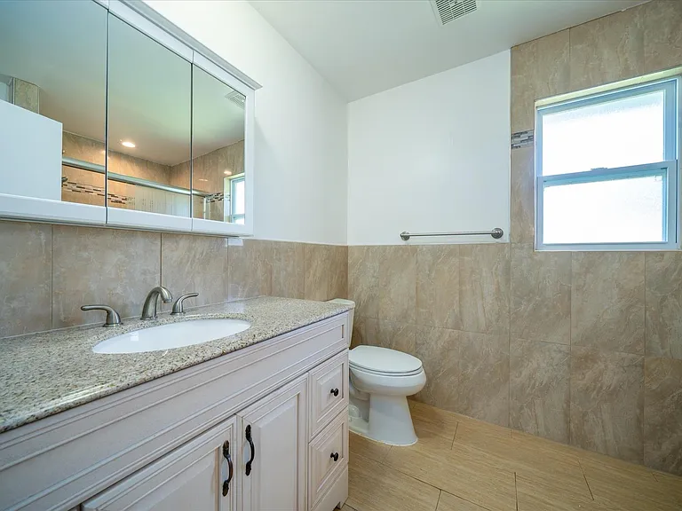 990 Windsong Way — Photo 19