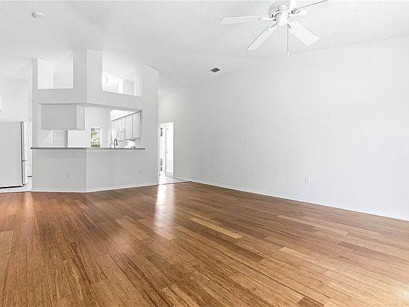 4th image of 30830 Sade Ct