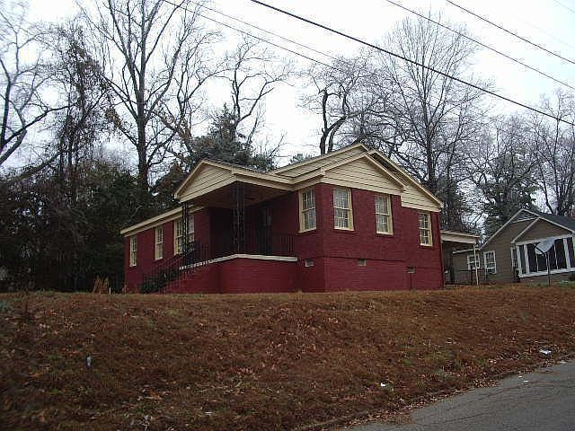 2nd image of 3204 25th St