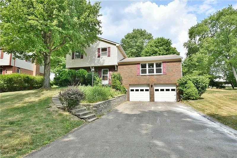 8733 Breezewood Dr photo 1
