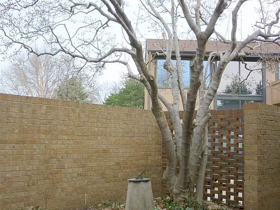 5th image of 2927 Park Place Dr