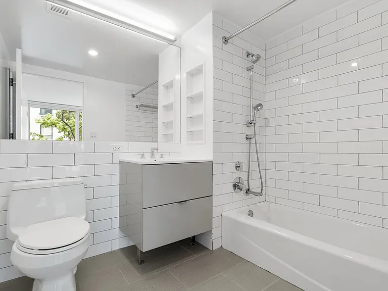 400 W 113th St #329 — Photo 15