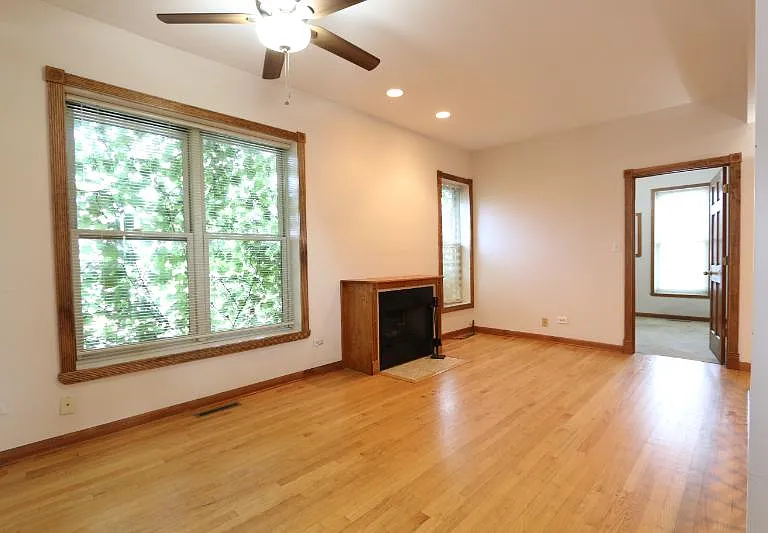 1257 W Flournoy St #2R — Photo 5