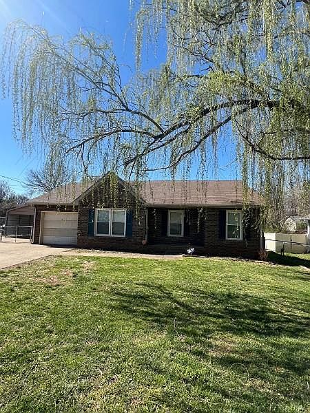 1st image of 300 Fitzgerald Dr
