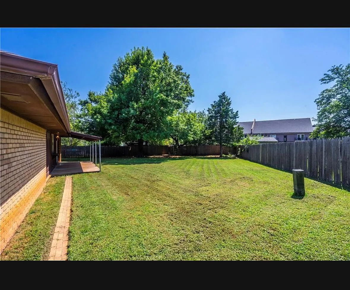 3 bed, 1353 sqft, $1,750 — Photo 2