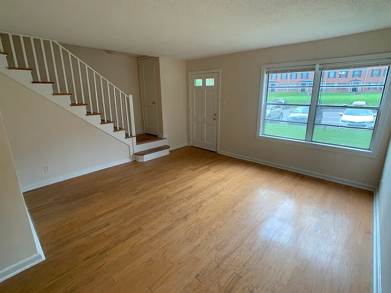 1662 Valley Ave — Photo 8
