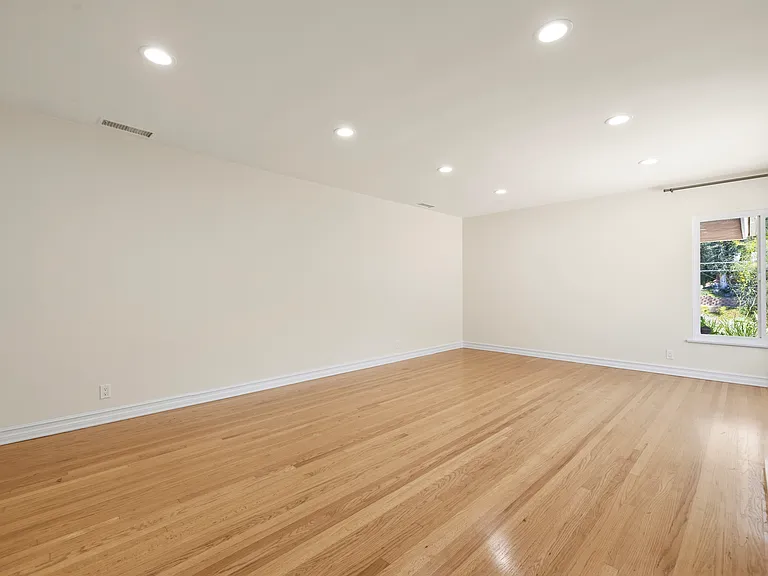 1808 Fern Ln — Photo 17
