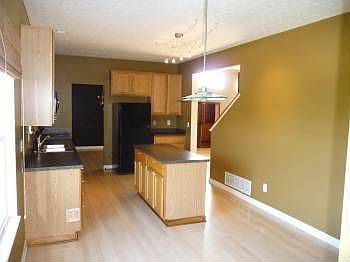 3rd image of 398 W Hunters Dr