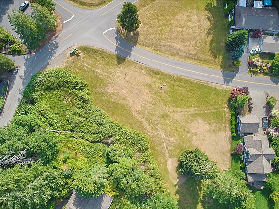 2nd image of 40 E Lakeshore Drive