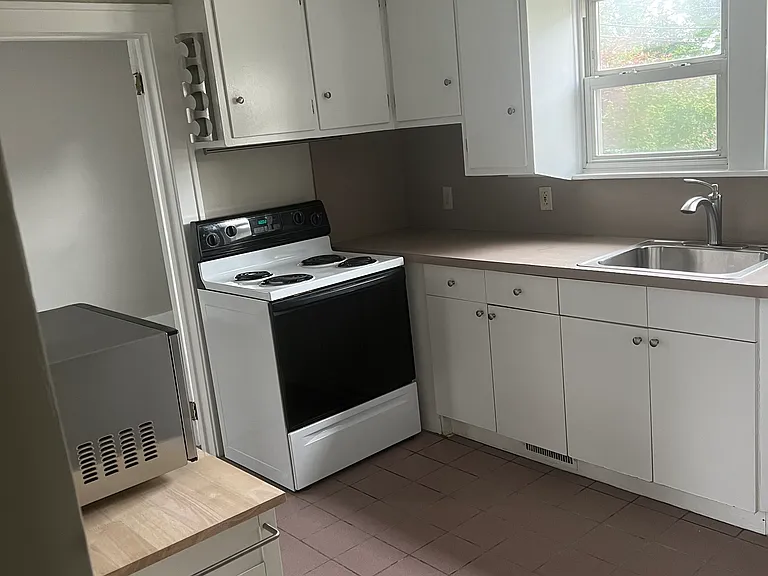 508 N Troy St — Photo 9