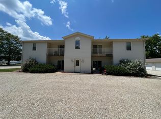 403 E 1st St #4, El Paso, IL 61738