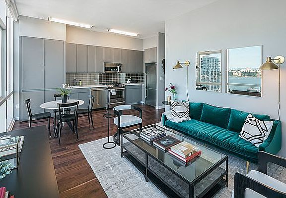 3rd image of 507 W 28th St APT 30L