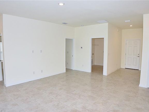3rd image of 1017 NW 34th Ave