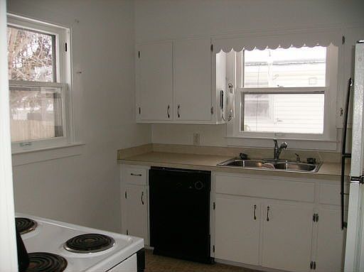 4th image of 2042 Huizen Ave SW