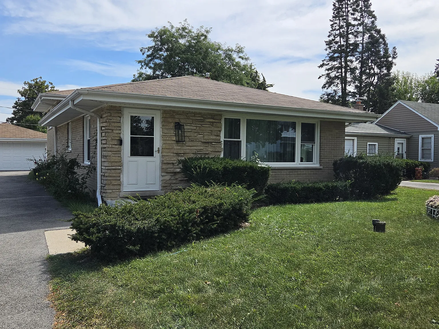 3 bed, 1661 sqft, $3,495 — Photo 2