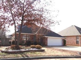 1204 Twisted Oaks Dr, Duncan, OK 73533