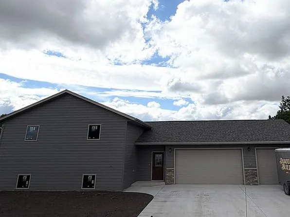 2013 Mull St, Fort Pierre, SD 57532