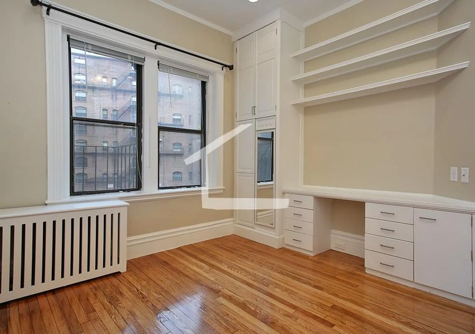 Nicely renovated 1 bed split in Fenway for 9/1/2026! — Photo 4