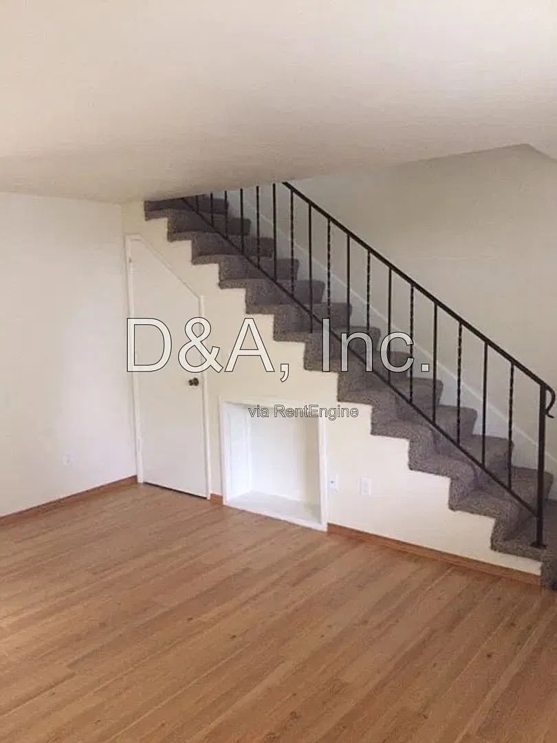 2 bed, 1.0 bath, 816 sqft, $1,595 — Photo 3