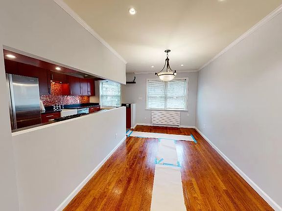 4th image of 3055 78th St
