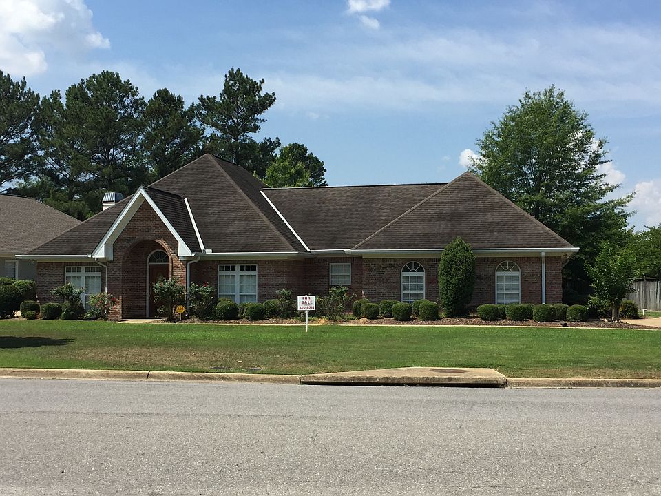 2nd image of 2842 Lake Crest Dr