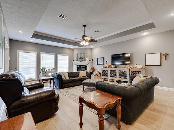 3rd image of 2560 Apple Blossom Ln