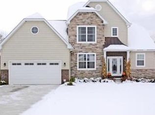 2574 N Long Rd, Avon, OH 44011