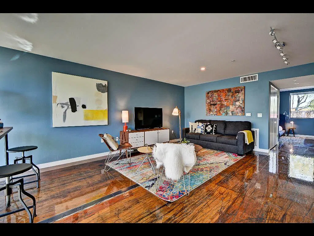 206 E Portland St — Photo 4